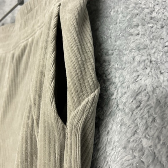 Lululemon Pants Size 4 Beige  Scuba Mid Rise Wide Leg Velvet Corduroy Athleisure - Picture 5 of 13
